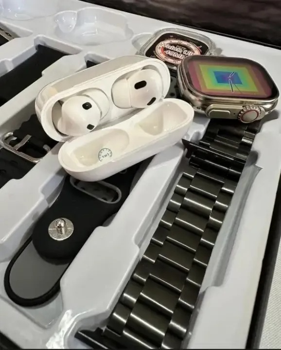 H20 Ultra Smartwatch 10 In 1 7 Straps + Silicone Case + Earbuds